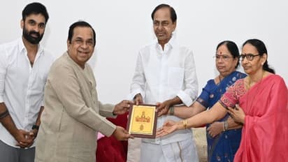 బ్రహ్మనందం ఇంట పెళ్లి సందడి.. సీఎం కేసీఆర్ ను ఆహ్వానించిన స్టార్ నటుడు..