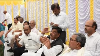 ಪುತ್ರ ರಾಕೇಶ್ ಸಮಾಧಿಗೆ ಪೂಜೆ ಸಲ್ಲಿಸಿದ ಸಿಎಂ ಸಿದ್ದರಾಮಯ್ಯ