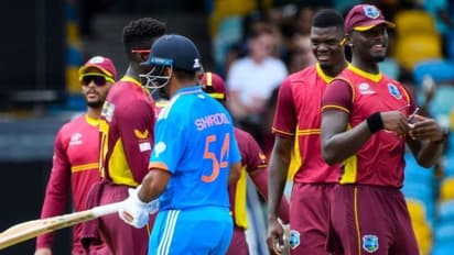 టీమిండియా పరువు తీసేసిన వెస్టిండీస్... రెండో వన్డేలో ఆడుతూ పాడుతూ గెలిచేసి సిరీస్ సమం...