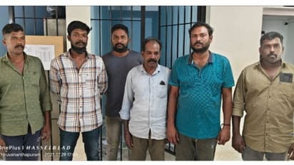 വഴിയോരക്കച്ചവടക്കാരനെ ക്രൂരമായി മർദ്ദിച്ച സംഭവത്തിൽ ആറ് പ്രതികള് പിടിയില്