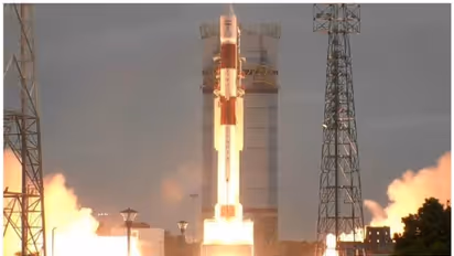 7 విదేశీ ఉపగ్రహాలతో పీఎస్ఎల్వీ-సీ56ను నింగిలోకి పంపిన ఇస్రో