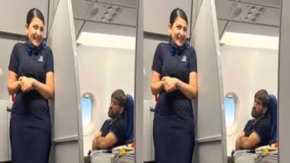 விமானத்தில் தூங்கியபடி வரும் தோனியை வீடியோ எடுத்த விமான பணிப்பெண்: வைரலாகும் வீடியோ!