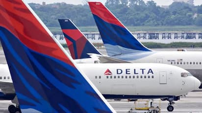 விமானத்திற்குள் பாலியல் சீண்டல்.. மரண வேதனைக்குள்ளான தாய் மற்றும் மைனர் மகள் - கண்டுகொள்ளாத ஊழியர்கள்!