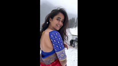 మంచు కొండల్లో మందార పువ్వులా దీప్తి సునైనా హొయలు.. చీరకట్టులో మెస్మరైజ్ చేస్తున్న క్యూట్ బ్యూటీ 