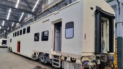 ಬರಲಿದೆ ಪ್ರಯಾಣಿಕರು, ಸರಕು ಒಟ್ಟಿಗೆ ಹೊತ್ತೊಯ್ಯುವ ಟ್ರೈನ್‌: ಡಬ್ಬಲ್‌ ಡೆಕ್ಕರ್‌ ರೈಲು ಸೇವೆ ಶೀಘ್ರದಲ್ಲೇ ಆರಂಭ