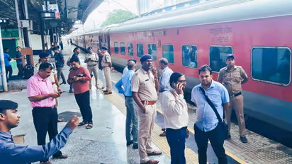 Tamil Nadu Train: நாளை முதல் தென்மாவட்ட ரயில்கள் சென்னைக்குள் நுழைய தடை; ரயில் சேவையில் முக்கிய மாற்றங்கள்!!