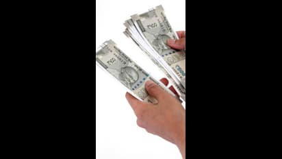 ಬಾದಾಮಿ: ಮೃತ ಪ್ರಥಮ ದರ್ಜೆ ಸಹಾಯಕನ ಖಾತೆಗೆ ವೇತನ..!