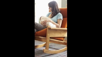 தாய்ப்பால் கொடுக்கும் பெண்களே!..தவறுதலாக கூட இவற்றை சாப்பிடாதீங்க...குழந்தைக்கு ஆபத்து.. ஜாக்கிரதை..!!