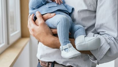 സിംഗിള്‍ ഫാദറിന് രണ്ട് വര്‍ഷം അവധി; ഐഎഎസ്, ഐഎഫ്എസ്, ഐപിഎസ് ഉദ്യോഗസ്ഥര്‍ക്ക് ആശ്വാസ വാര്‍ത്ത