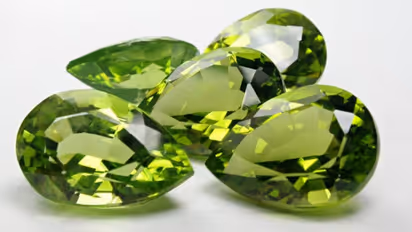 ஆகஸ்ட் மாதம் பிறந்தவர்கள் இந்த ரத்தினக்கல்லை அணிந்தால் போதும்.. உங்க காட்டில் பண மழை தான்..