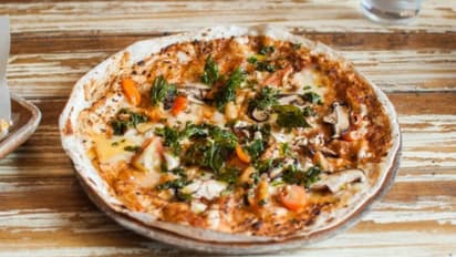 പിസയില് ഇറച്ചി പോരെന്ന് പരാതി; കോടികള് നഷ്ടപരിഹാരം നല്കണമെന്ന് കസ്റ്റമര്