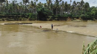 പുഴയില് അജ്ഞാത മൃതദേഹം കണ്ടെത്തി; അരയില് ടോര്ച്ച്, കാണാതായവര്ക്കായി അന്വേഷണം