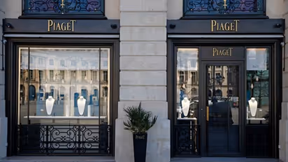 Daring daylight heist: Armed gang robs luxury jewellery store Piaget of millions in Paris