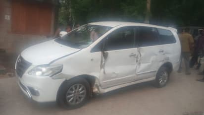 പൊലീസിനെ വട്ടംകറക്കി യുവാക്കൾ; നിർത്താതെ പാഞ്ഞ കാർ പൊലീസ് ജീപ്പിനെ തട്ടിമാറ്റി; നടന്നത് സിനിമാ സ്റ്റൈൽ ചേസിങ്