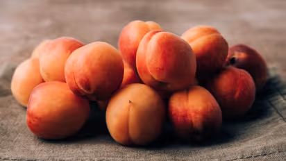 കണ്ണ് മുതല്‍ കരളിന്‍റെ ആരോഗ്യം വരെ; അറിയാം ആപ്രിക്കോട്ടിന്‍റെ ഗുണങ്ങള്‍... 