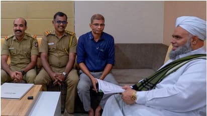 'എംവിഡി ഉദ്യോഗസ്ഥർ നേരിട്ടെത്തി, സുന്നി വിദ്യാഭ്യാസ ബോർഡിന്റെ പാഠ പുസ്തകത്തെ അഭിനന്ദിച്ചു', കാരണം!