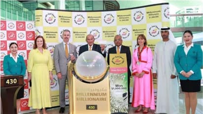 നാട്ടിലേക്കുള്ള യാത്രക്കിടെ വാങ്ങിയ ടിക്കറ്റിന് 'ബമ്പറടിച്ചു'; പ്രവാസി മലയാളിക്ക് കോടികളുടെ സമ്മാനം