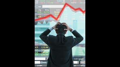 Stock Market: నష్టాల్లో ట్రేడవుతున్న స్టాక్ మార్కెట్లు...సెన్సెక్స్ 250 పాయింట్ల నష్టం..నేడు ఈ స్టాక్స్ చూడండి