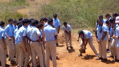 தேனியில் ரூ.3 லட்சம் நிதி திரட்டி குளத்தை தூர்வாரும் பள்ளி மாணவர்களின் செயலால் மக்கள் நெகிழ்ச்சி