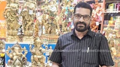 'ഒരു യാത്രയുടെ തുടക്കം'; ഗണപതി വിഗ്രഹങ്ങൾക്കൊപ്പം നിൽക്കുന്ന ചിത്രവുമായി സിപിഐ ജില്ലാ സെക്രട്ടറി