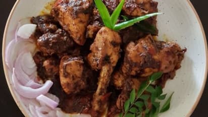 ಸಂಜೆ ಸ್ನ್ಯಾಕ್ಸ್‌ಗೆ ಮಾಡ್ಕೊಳ್ಳಿ ಪಕ್ಕಾ ದೇಶಿ ಶೈಲಿಯ ಟೇಸ್ಟೀ ಅಂಡ್ ಯಮ್ಮೀ ಪೆಪ್ಪರ್ ಚಿಕನ್‌