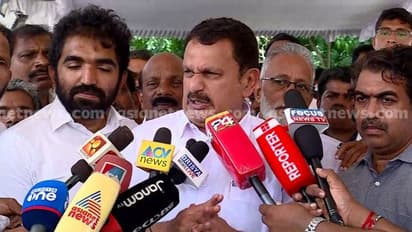 സഭ മര്യാദക്ക് നടത്തിയാൽ മതി, ശാസ്ത്രത്തെ രക്ഷിക്കാൻ അവതാരങ്ങളെ വേണ്ട: സ്പീക്കറോട് കെ മുരളീധരൻ