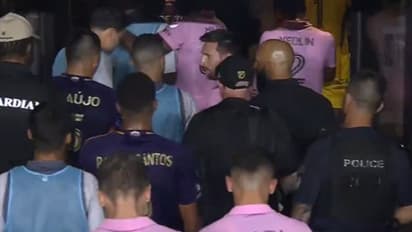 ലോകകപ്പില് നെതര്ലന്ഡ്സിനോട്, ഇന്നലെ ഒര്ലാന്ഡോ സിറ്റി താരങ്ങളോടും; 'കലിപ്പ് മോഡില്' മെസി-വീഡിയോ