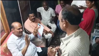 మీ కుటుంబానికి అందిన సంక్షేమ పథకాలివే..: టిడిపి నేతతో వైసిపి ఎమ్మెల్యే ఆసక్తికర సంభాషణ (వీడియో)