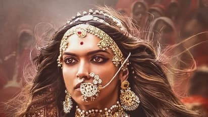 Padmavath: 400 ಕೆ.ಜಿ ಚಿನ್ನದ ಲೆಹಂಗಾ, 20 ಕೆ.ಜಿ ಆಭರಣ- ದೀಪಿಕಾರ ಒಂದೇ ಹಾಡಿಗೆ 12 ಕೋಟಿ ಖರ್ಚು!