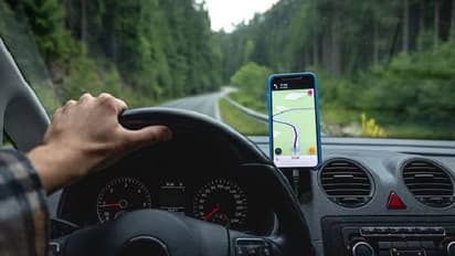 യുവതി സുഹൃത്തിനോട് സ്വകാര്യപ്രശ്നങ്ങൾ പങ്കുവച്ചു, കേട്ട ഡ്രൈവർ‌ തട്ടിയത് 40ലക്ഷവും 60 ലക്ഷത്തിന്‍റെ ആഭരണങ്ങളും