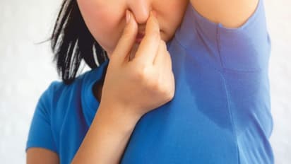 ശരീര ദുർഗന്ധം അകറ്റാൻ പരീക്ഷിക്കാം ഈ അഞ്ച് വഴികള്‍...