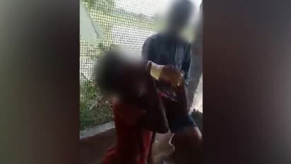 'മൂത്രം കുടിപ്പിച്ചു, പച്ചകമുളക് തീറ്റിച്ചു, മലദ്വാരത്തിൽ മുളക് തേച്ചു'; മോഷണം ആരോപിച്ച് കുട്ടികളോട് ക്രൂരത...