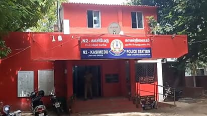 ஃபோன் செய்தால் கஞ்சா டோர் டெலிவரி: பெண்கள் 2 பேர் கைது!