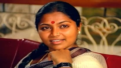 ದುಬೈನಿಂದ ಬೆಂಗಳೂರಿಗೆ ಬಂದ 'ಕೃಷ್ಣ ಸುಂದರಿ' ಮಾಲಾಶ್ರೀ ಮೀಟ್ ಆಗಿದ್ರು; ಮೂಡುತ್ತಿದ್ಯಾ 'ಹೊಸ ಬೆಳಕು'..!?