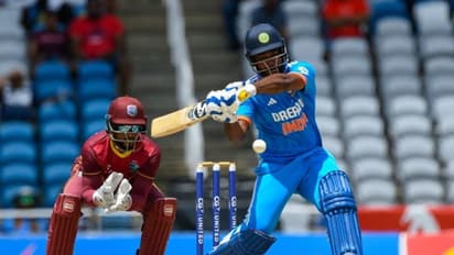 സഞ്ജുവിനെ ഉപയോഗിക്കേണ്ടത് ഇങ്ങനെയല്ല! ടീം മാനേജ്മെന്റിനെതിരെ കടുത്ത വിമര്ശനവുമായി മുന് ഇന്ത്യന് താരം