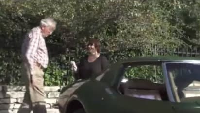 അന്ന് കുടുംബത്തിന് ഭക്ഷണം കണ്ടെത്താനായി വിൽക്കേണ്ടി വന്ന കാർ, അത് വീണ്ടും കയ്യിലെത്തിയ വൃദ്ധന്റെ സന്തോഷം