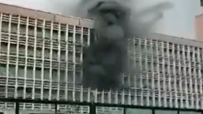 ಏಮ್ಸ್ ಆಸ್ಪತ್ರೆಯ ಎಮರ್ಜೆನ್ಸಿ ವಾರ್ಡ್ನಲ್ಲಿ ಬೆಂಕಿ: ರೋಗಿಗಳ ಸ್ಥಳಾಂತರ