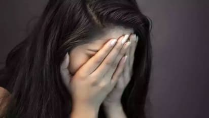 6 மாத கர்ப்பிணி பெண்ணுக்கு பாலியல் தொந்தரவு.. நடுரோட்டில் வைத்து சம்பவம் செய்த பெண்..!