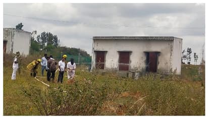 പടക്ക ഗോഡൗണിൽ പൊട്ടിത്തെറി; അപകടം ഉദ്യോഗസ്ഥ പരിശോധനക്കിടെ, മൂന്ന് പേർക്ക് പരിക്ക്