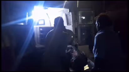 செல்போனில் பேசுவதை கண்டித்த தாய்? 10ம் வகுப்பு மாணவி எடுத்த விபரீத முடிவு