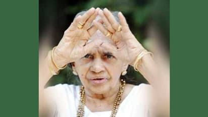 'പൂജാവിധികളും കർമങ്ങളും സ്ത്രീകൾക്കും വഴങ്ങുമെന്നതിന് ഉദാഹരണമാണ് മണ്ണാറശാല അമ്മ'; അനുശോചിച്ച് കെ സുരേന്ദ്രൻ