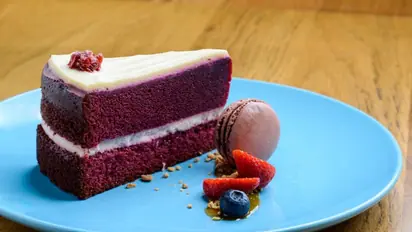 வீட்டிலேயே சுவையான ரெட் வெல்வெட் சீஸ் கேக் செய்வது எப்படி