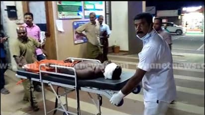 മദ്യപിച്ചെത്തിയ അച്ഛൻ മകനെ തലയ്ക്ക് വെട്ടി, ഗുരുതര പരിക്ക്; മെഡിക്കൽ കോളേജിലേക്ക് മാറ്റി