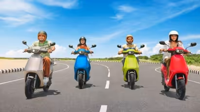 விற்பனையில் பட்டைய கிளப்பும் ஓலா எலக்ட்ரிக் ஸ்கூட்டர்! மார்ச் மாதம் டாப் கிளாஸ் சேல்ஸ்!