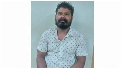 റോഡിൽ പൊലീസിനെ കണ്ട് സ്കൂട്ടറുമായി രക്ഷപെടാൻ ശ്രമം; സംശയം തോന്നി പിന്തുടർന്ന് പരിശോധിച്ചപ്പോൾ യുവാവ് കുടുങ്ങി