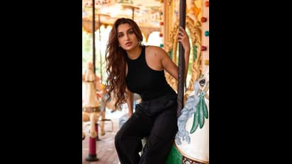 ರವಿಚಂದ್ರನ್ ಚಿತ್ರದ ಪಬ್‌ ಹಾಡಿಗೆ ರಾಜ್‌ಕುಮಾರ್ ಮೊಮ್ಮಗಳು ಧನ್ಯಾ ಹೆಜ್ಜೆ: ನೆಟ್ಟಿಗರು ಫುಲ್ ಕನ್ಫ್ಯೂಸ್