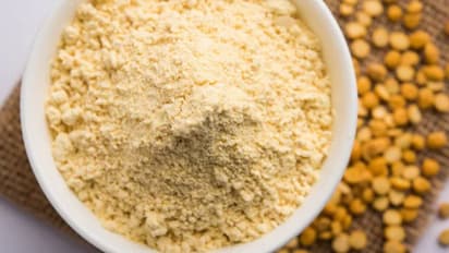 മുഖം സുന്ദരമാക്കാൻ കടലമാവ് ഇങ്ങനെ ഉപയോ​ഗിക്കൂ