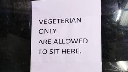 ഇവിടെ സസ്യാഹാരികൾ മാത്രം ഇരിക്കുക, വിവാദമായി ഐഐടി ബോംബെ കാന്റീനിലെ പോസ്റ്റർ
