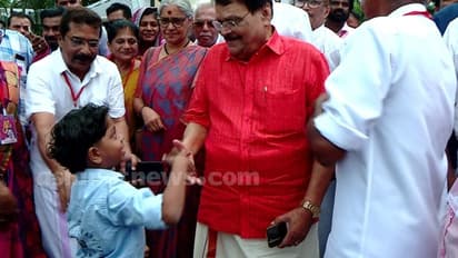 നാടും നാട്ടുകാരും സഹപ്രവർത്തകരും ഒത്തുചേർന്നു, പ്രിയനേതാവിന് പിറന്നാളാഘോഷം