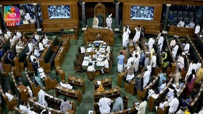 అధిర్ రంజన్ సస్పెన్షన్పై విపక్షాల నిరసన: లోక్సభ వాయిదా